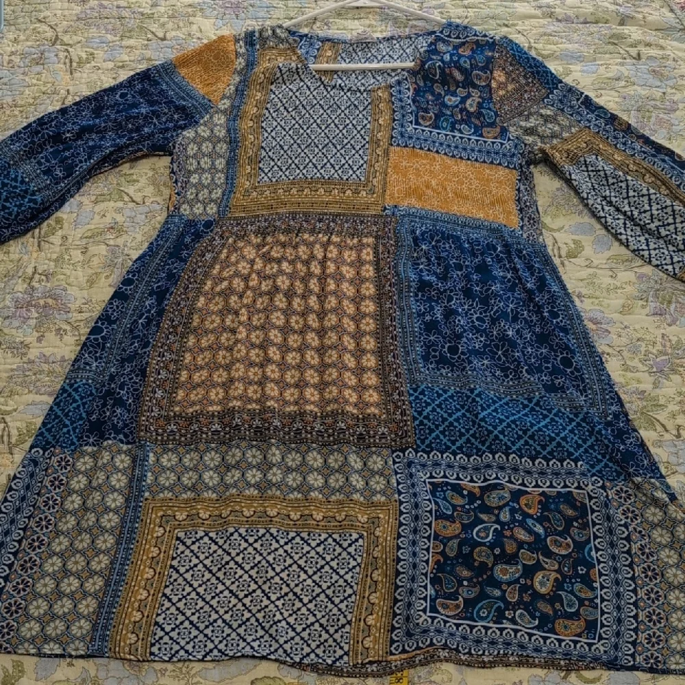 Chloe +Rene Patchwork Floral Dress. - Picture 2 of 7